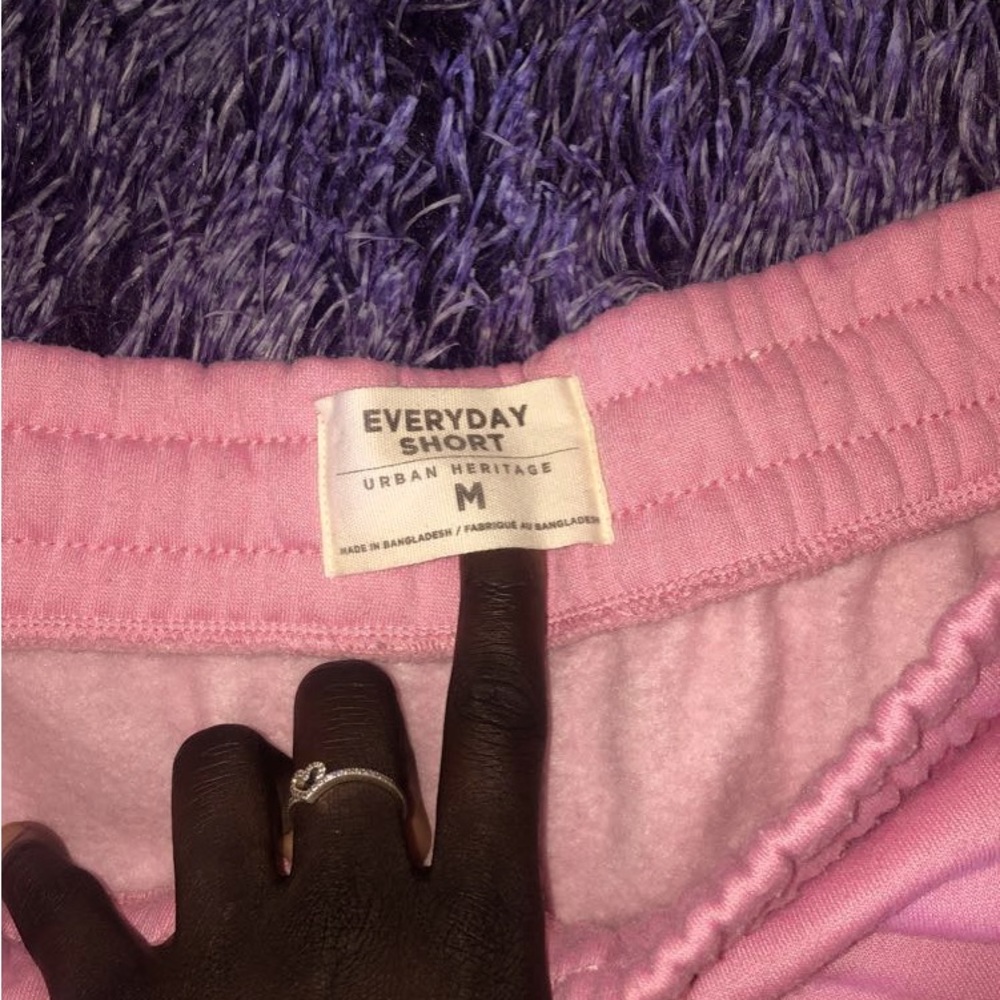 Super comfy unisex medium pink shorts from urban planet.